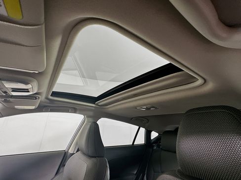 Used 2024 Subaru Crosstrek 2.0i Premium image 24