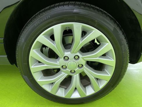 Used 2020 Land Rover Range Rover HSE image 15