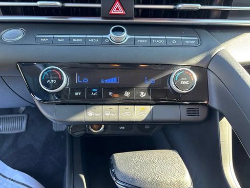 Used 2024 Hyundai Elantra SEL FWD image 20