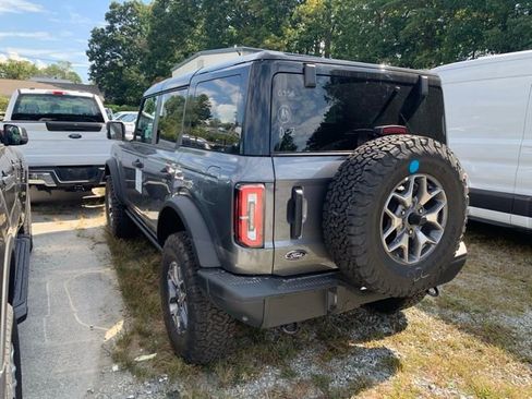 New 2025 Ford Bronco Badlands image 16