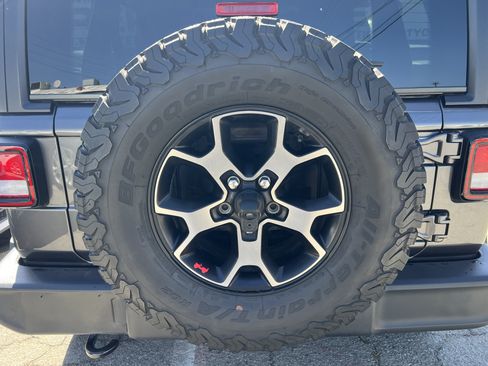 Used 2022 Jeep Wrangler Unlimited Sport AWD/4WD image 12
