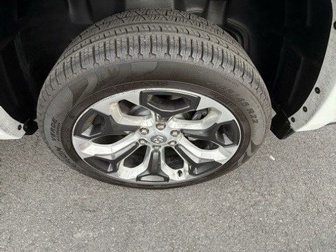 Used 2024 RAM 1500 Limited image 12