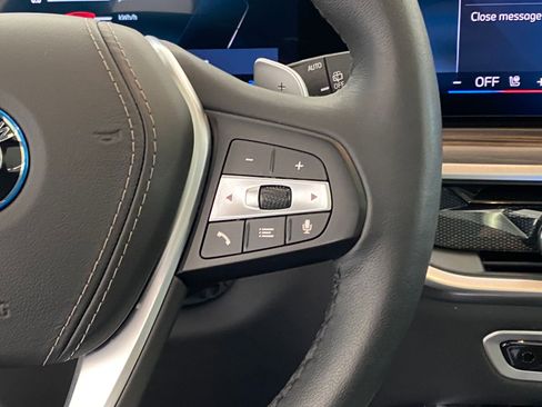 Used 2025 BMW X5 xDrive50e w/ Climate Comfort Package image 30