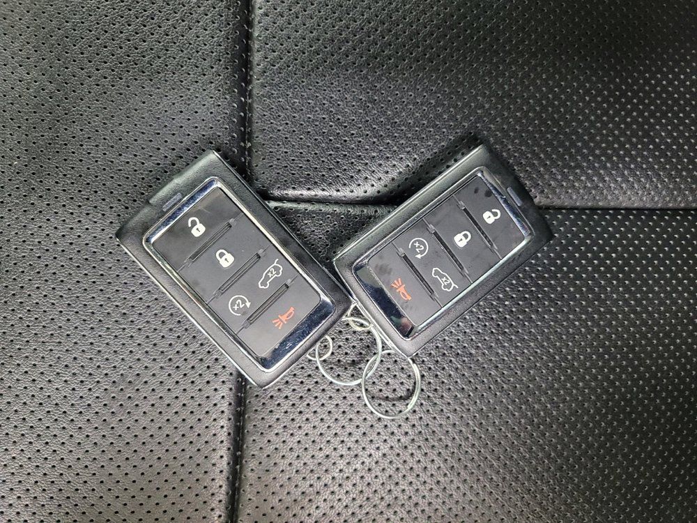Used 2023 Jeep Grand Cherokee 4WD 4xe w/ Luxury Tech Group II image 32