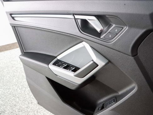 Used 2022 Audi Q3 2.0T Premium Plus w/ Premium Plus Package image 22