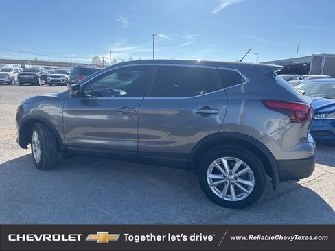 Used 2018 Nissan Rogue Sport S w/ S Appearance Package image 4