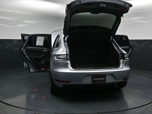 Certified 2020 Porsche Macan GTS w/ Premium Package Plus (PF4) AWD/4WD image 33