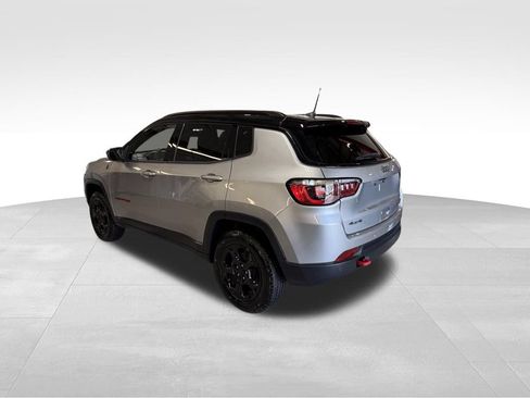 Used 2023 Jeep Compass Trailhawk w/ Trailhawk Convenience Group AWD/4WD image 3