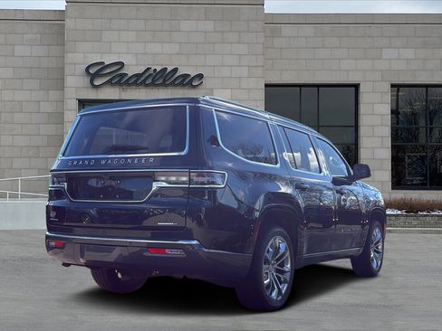 Used 2022 Jeep Grand Wagoneer Series II image 3