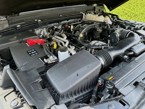 Used 2024 Jeep Gladiator Mojave AWD/4WD image 26