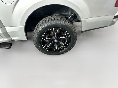 Used 2018 Ford F150 XLT w/ Equipment Group 302A Luxury image 11