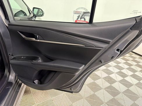 Used 2025 Toyota Camry SE image 16