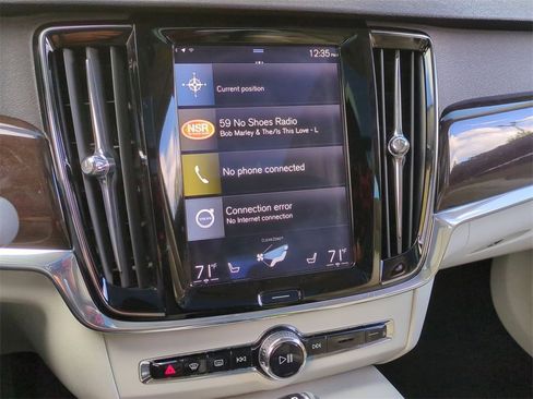 Used 2018 Volvo S90 T5 Momentum w/ Convenience Package image 17