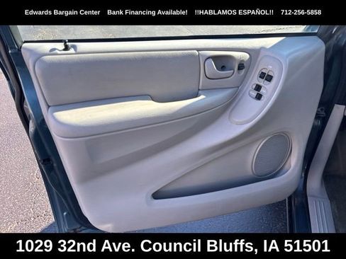 Used 2005 Chrysler Town & Country LX w/ Popular Equipment Group II FWD image 16