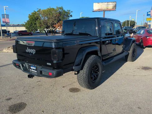 Used 2020 Jeep Gladiator Overland image 8