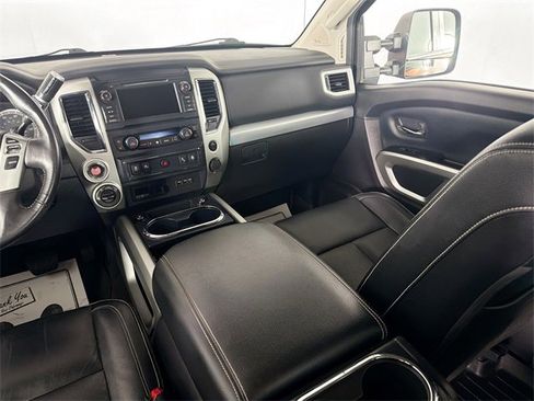 Used 2019 Nissan Titan PRO-4X image 22