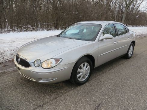 Used 2006 Buick LaCrosse CX image 1