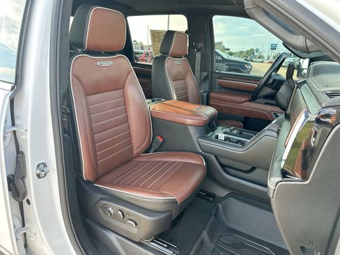 Used 2025 GMC Sierra 2500 Denali Ultimate AWD/4WD image 27