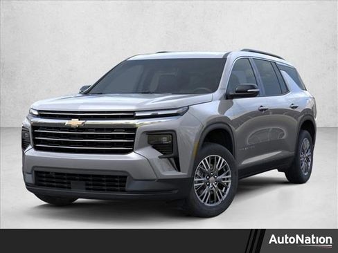 New 2026 Chevrolet Traverse LT image 1