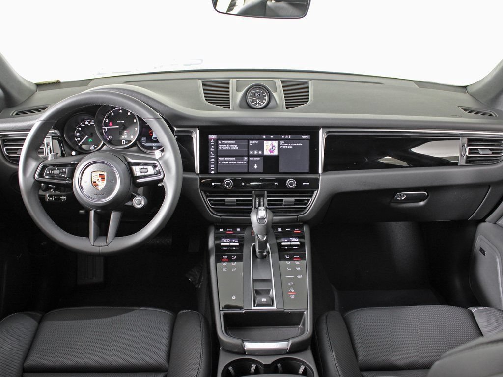 Certified 2026 Porsche Macan AWD/4WD image 19