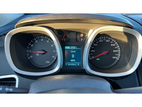 Used 2017 Chevrolet Equinox LT w/ Convenience Package image 15