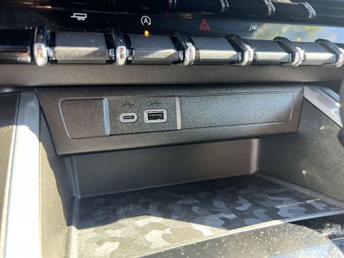 Used 2024 Chevrolet Colorado LT image 29