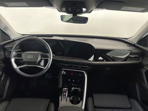Used 2025 Audi Q5 Premium Plus w/ Premium Plus AWD/4WD image 18
