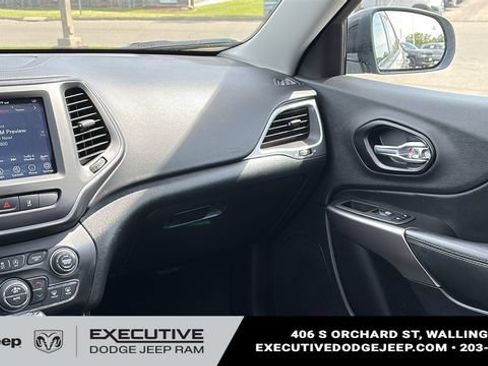 Used 2022 Jeep Cherokee Latitude Lux w/ Sun & Sound Group AWD/4WD image 25