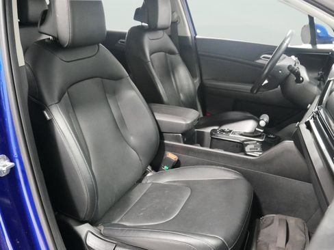 Used 2023 Kia Sportage EX image 16