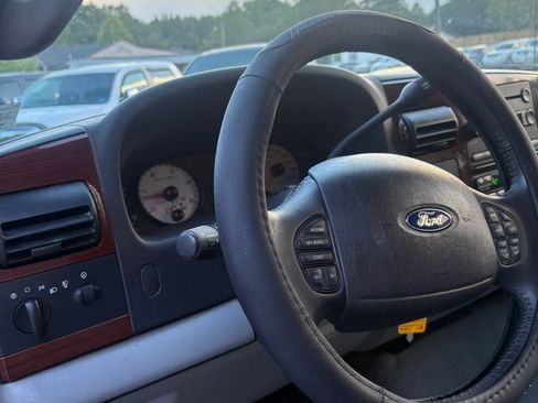 Used 2007 Ford F350 Lariat AWD/4WD image 26