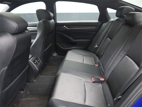 Used 2018 Honda Accord Sport image 19