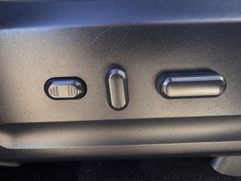 Used 2015 Ford Expedition EL Platinum image 28