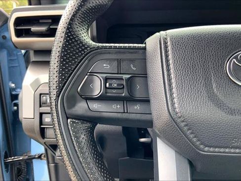 Certified 2026 Toyota Tacoma SR5 AWD/4WD image 23