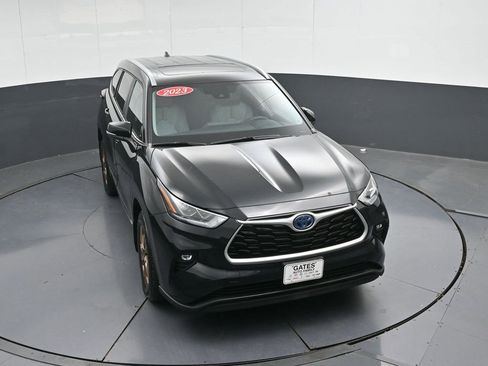 Used 2023 Toyota Highlander Bronze Edition image 43