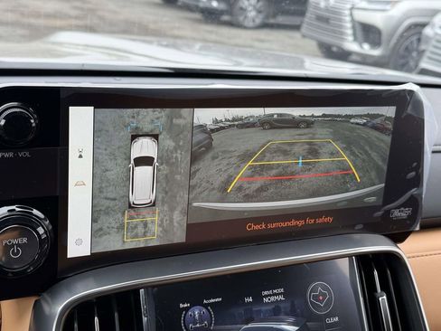 Used 2026 Lexus LX 700h Luxury image 11