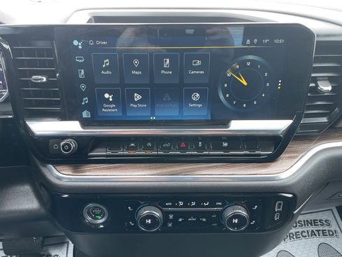 Used 2024 Chevrolet Silverado 1500 LT image 9