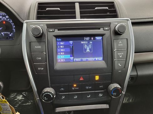 Used 2016 Toyota Camry LE image 8