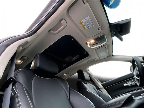 Used 2024 Genesis GV70 2.5T Select w/ Select Package image 25