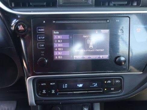Used 2018 Toyota Corolla LE FWD image 25