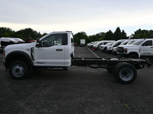 New 2025 Ford F550 4x4 Regular Cab Super Duty image 13
