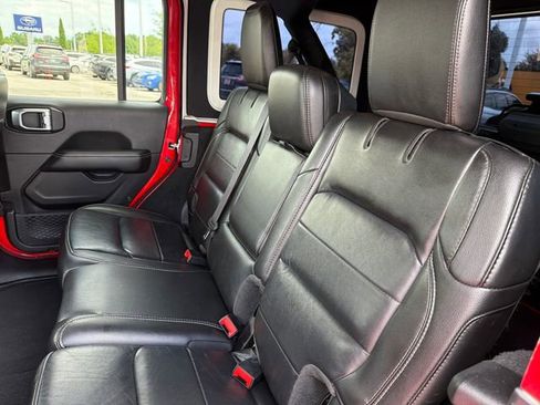 Used 2020 Jeep Wrangler Unlimited Sahara AWD/4WD image 21