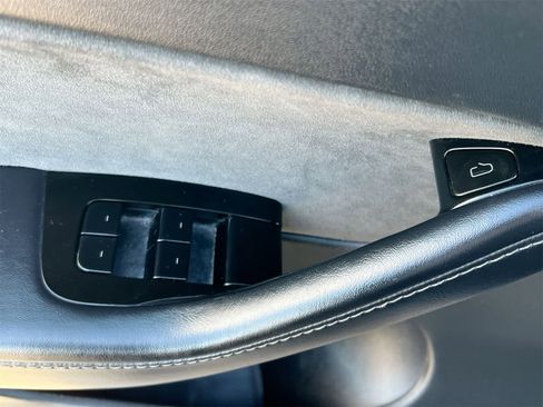 Used 2020 Tesla Model Y Long Range image 17