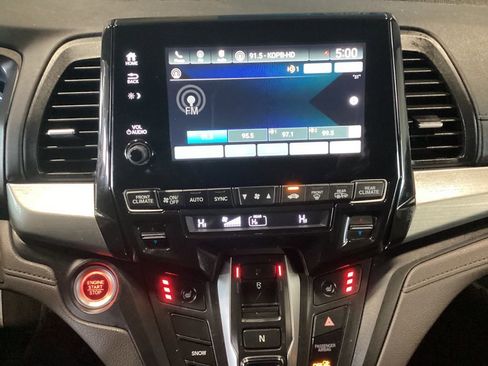 Used 2018 Honda Odyssey EX image 14