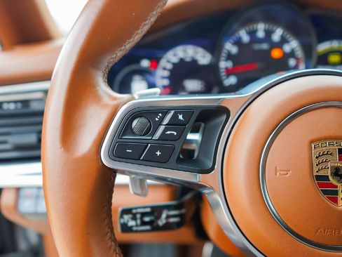 Used 2018 Porsche Panamera 4S image 12