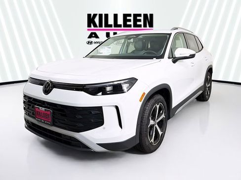 New 2026 Volkswagen Tiguan SE image 3