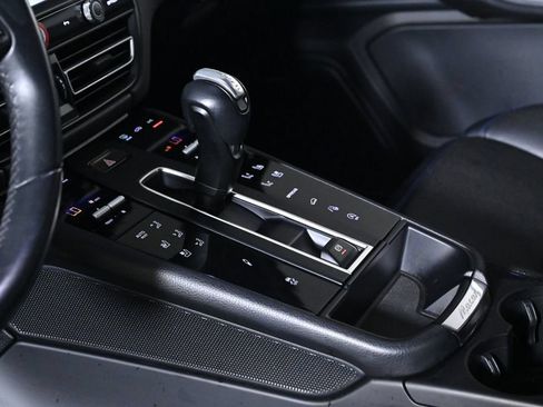 Certified 2024 Porsche Macan Turbo AWD/4WD image 21
