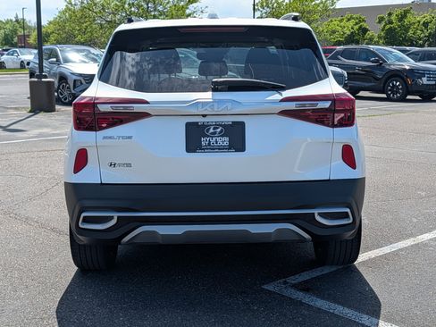Used 2022 Kia Seltos SX w/ Sunroof Package AWD/4WD image 4