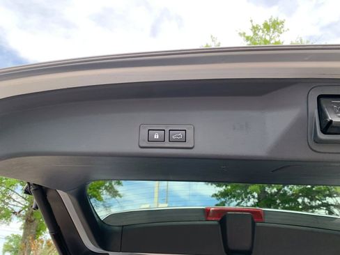 Used 2021 Subaru Ascent Touring AWD/4WD image 9