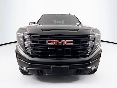 Used 2025 GMC Sierra 1500 Elevation w/ Elevation Premium Package AWD/4WD image 9