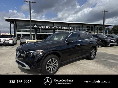 Used 2025 Mercedes-Benz GLC 300 image 1
